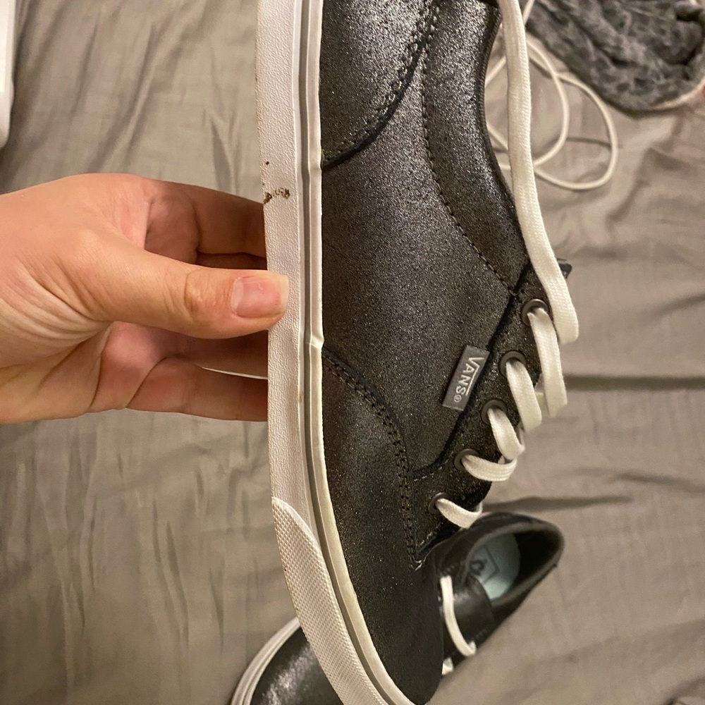 Vans - Picture 3 of 7
